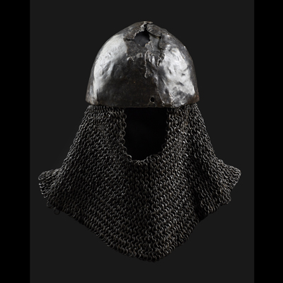 Hoch bedeutende mittelalterliche Hirnhaube und Brnne