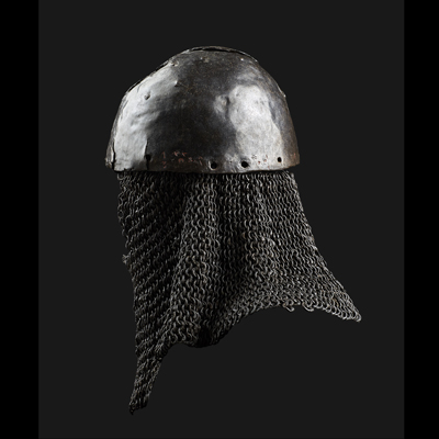 Hoch bedeutende mittelalterliche Hirnhaube und Brnne